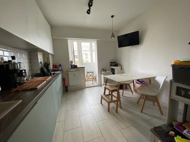 Apartament cu 2 camere decomandat, mobilat în Vatra Luminoasă