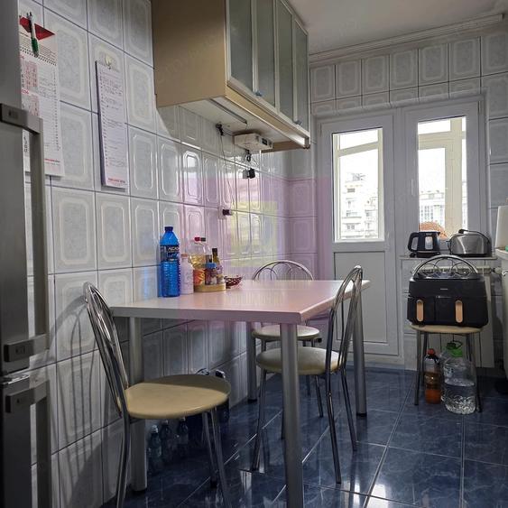 Apartament cu 3 camere decomandat în Unirii