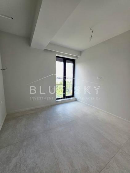 Apartament cu 3 camere decomandat în Faleza Nord