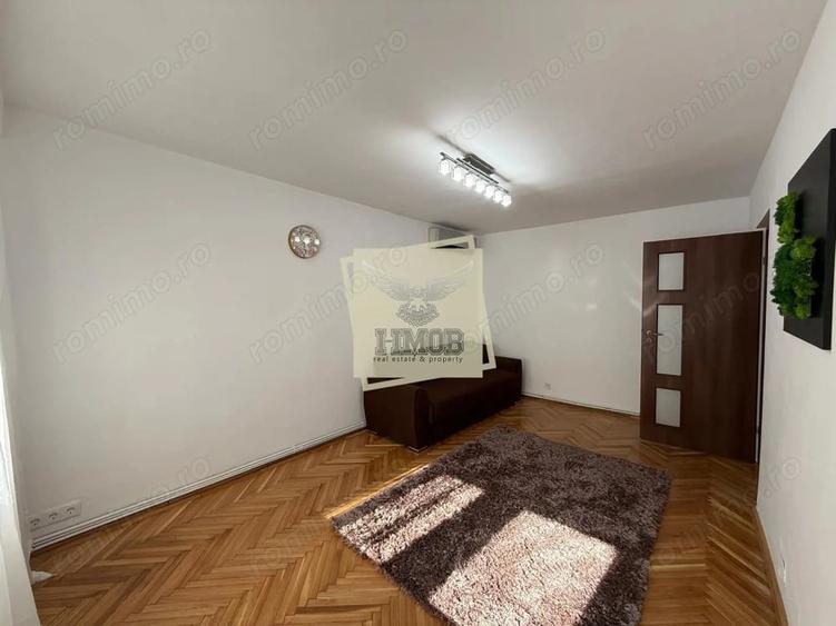 Apartament cu 4 camere decomandat în Valea Aurie