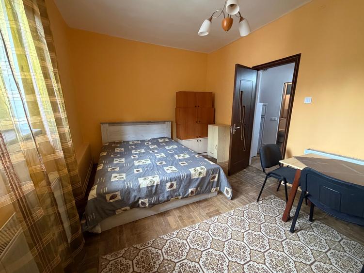 Garsonieră decomandată în Central