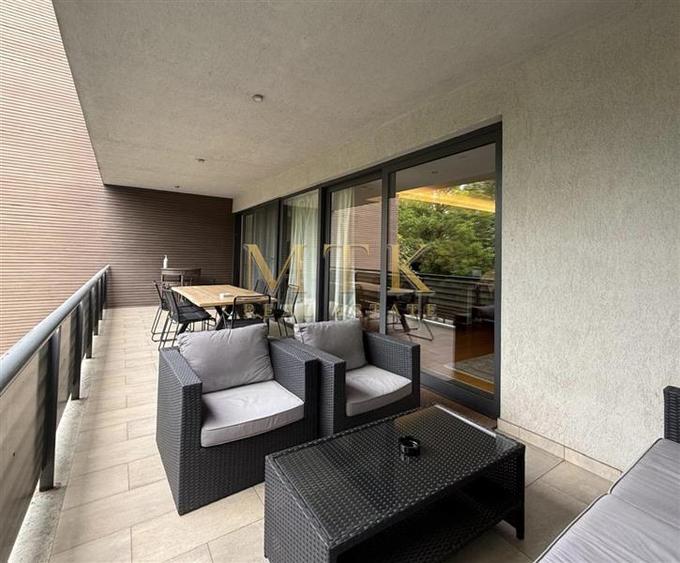 Apartament cu 3 camere decomandat, mobilat în Primăverii