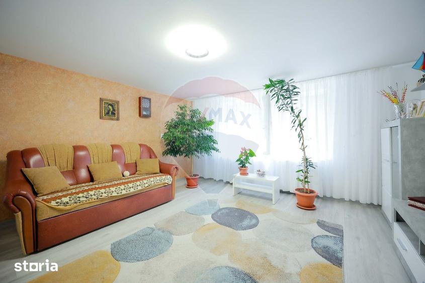 Casa / Vila cu 5 camere de vanzare, Cartier Episcopia - 1