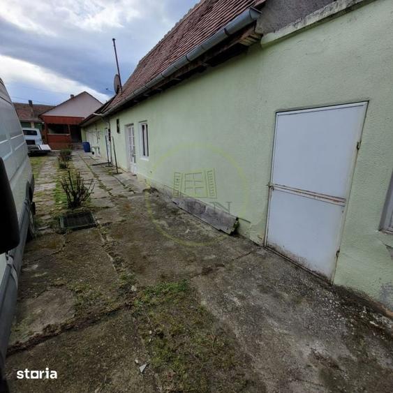 Casă cu 6 camere decomandat cu Teren 1200 Mp în Gura Râului