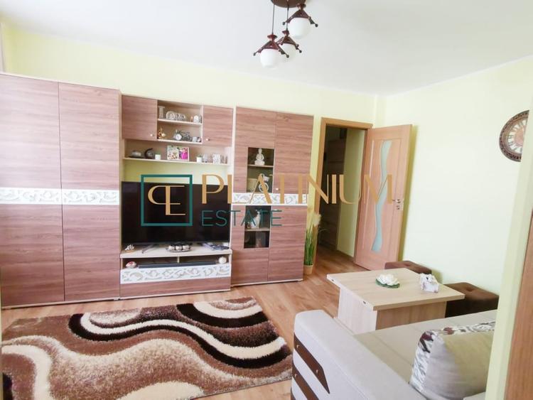 Apartament cu 2 camere semidecomandat, mobilat în Tipografilor