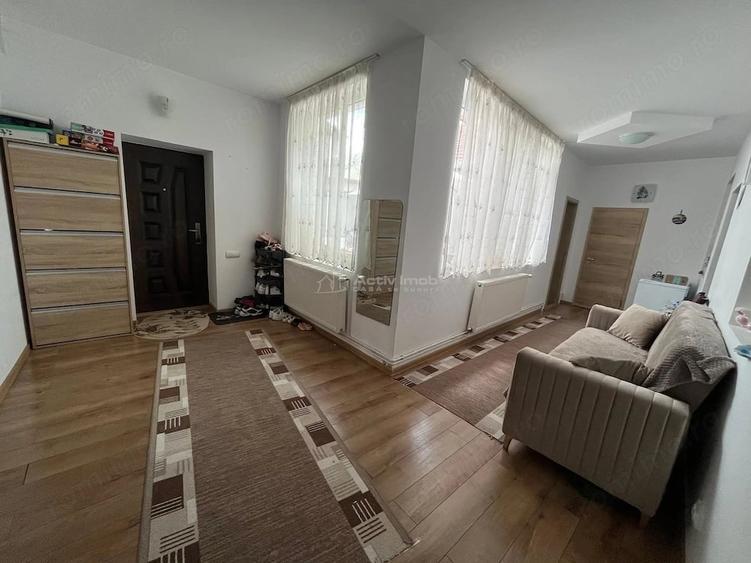Casă cu 4 camere cu Teren 200 Mp în Central