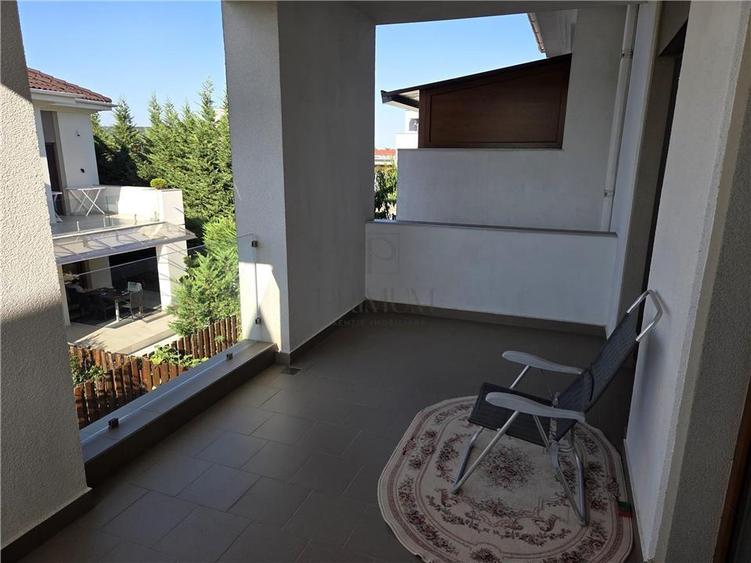 Casă cu 4 camere cu Canalizare în Dumbrăvița