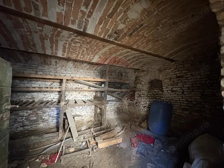 Casă cu 2 camere cu Teren 348 Mp în Sud