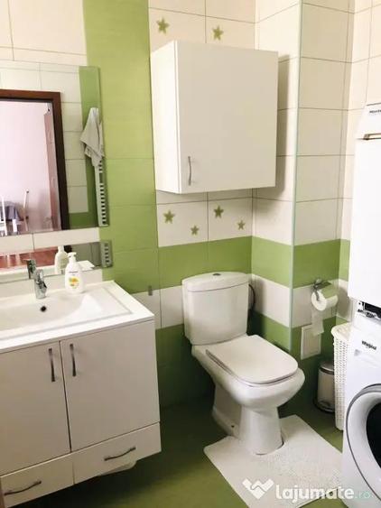 Apartament cu 3 camere semidecomandat în Florești