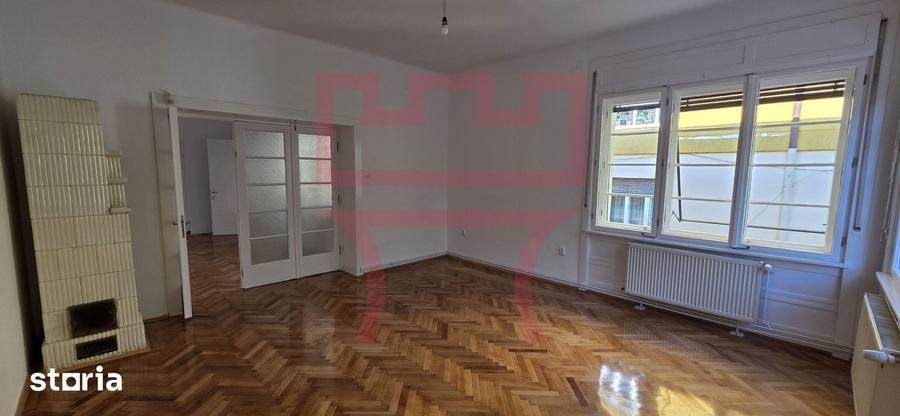 Apartament cu 5 camere în Central