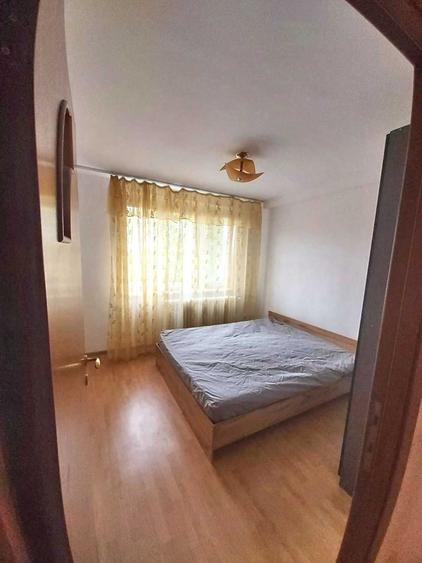 Apartament cu 3 camere decomandat în Ozana