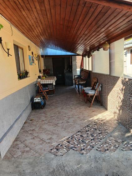 Casă cu 4 camere în Exterior Vest