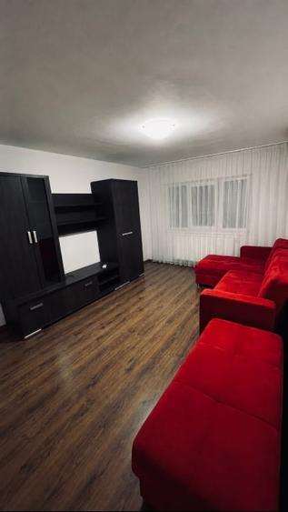 Apartament cu 3 camere decomandat, mobilat în Soarelui