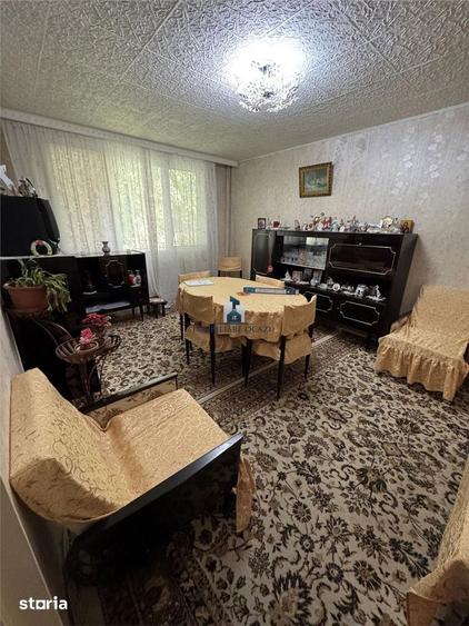 Apartament cu 4 camere decomandat în Berceni