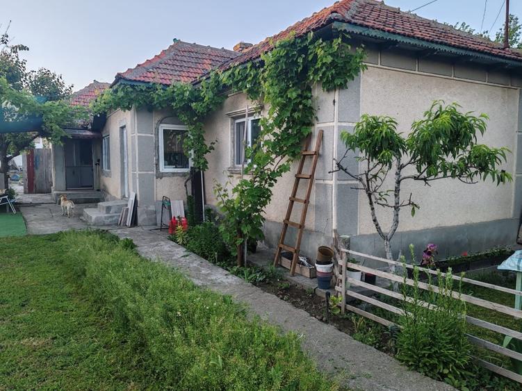 Casă cu 3 camere cu Teren 1400 Mp în Cogealac