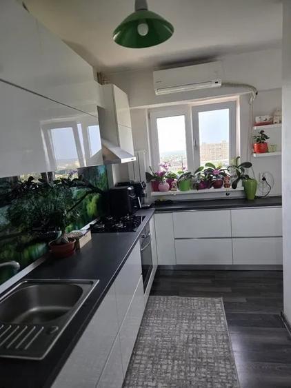 Apartament cu 2 camere semidecomandat, mobilat în Central