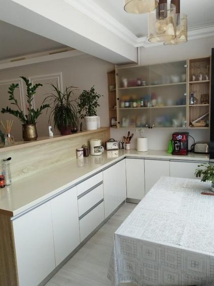 Apartament cu 3 camere decomandat în Primo