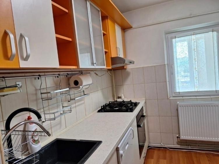 Apartament cu 3 camere decomandat în Păcurari