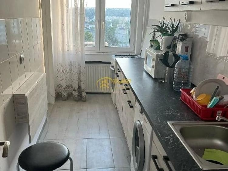 Apartament cu 2 camere decomandat în Hala Centrală