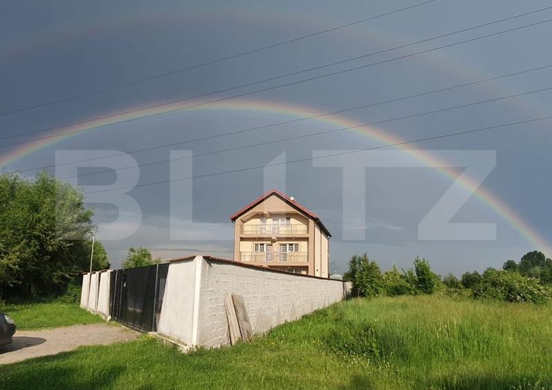 Casă individuală cu 7 camere cu Canalizare în Șișești