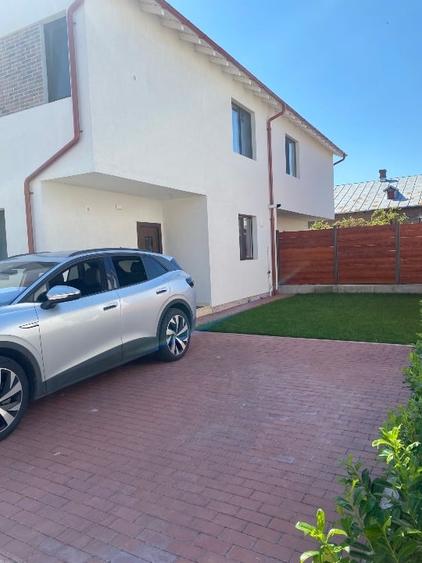 Duplex cu 5 camere cu Canalizare în Afumați