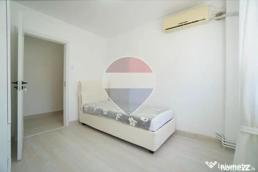 Apartament cu 4 camere decomandat în Răcădău