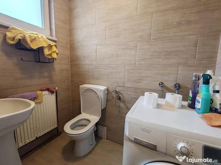 Casă cu 4 camere cu Teren 246 Mp în Florești