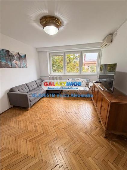 Apartament cu 3 camere semidecomandat, mobilat în Obor