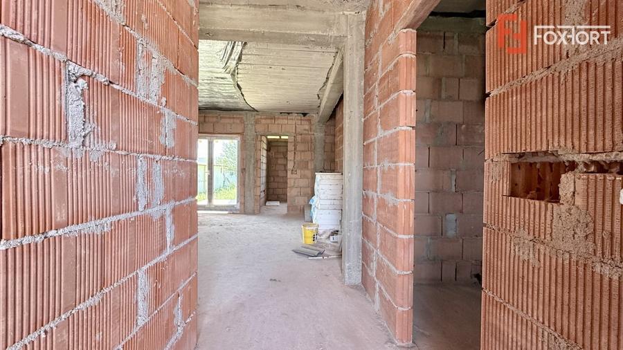 Duplex cu 4 camere cu Canalizare în Moșnița Nouă