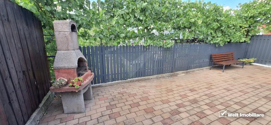 Apartament cu 3 camere semidecomandat, mobilat în Gruia