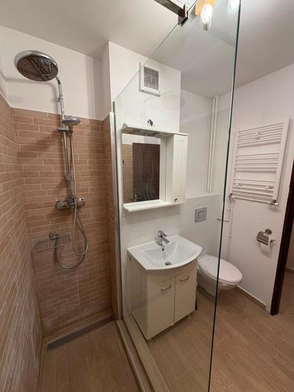 Apartament cu 2 camere semidecomandat în Crângași