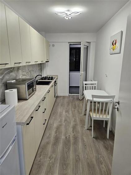 Apartament cu 2 camere decomandat, mobilat în Aeroport