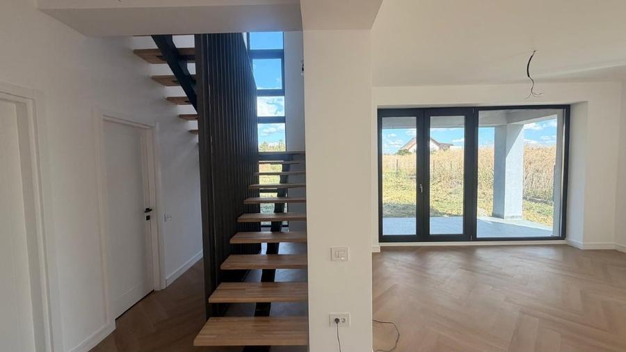 Casă finisată cu vedere la lac, 5 camere și teren de 526 mp – Corbeanca - 11