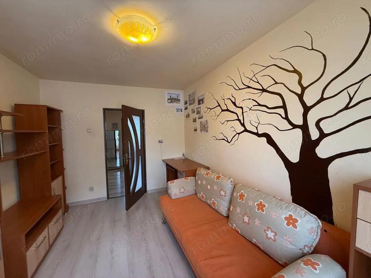 Apartament cu 3 camere decomandat în Progresul