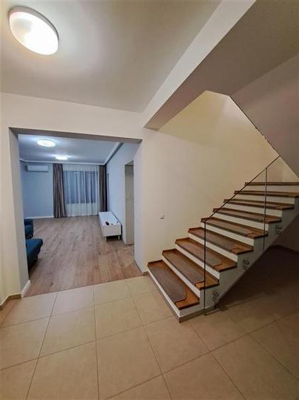Casă individuală cu 5 camere cu Canalizare în Câmpului