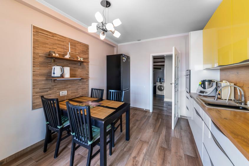 Apartament cu 5 camere decomandat, mobilat în Bucureștii Noi