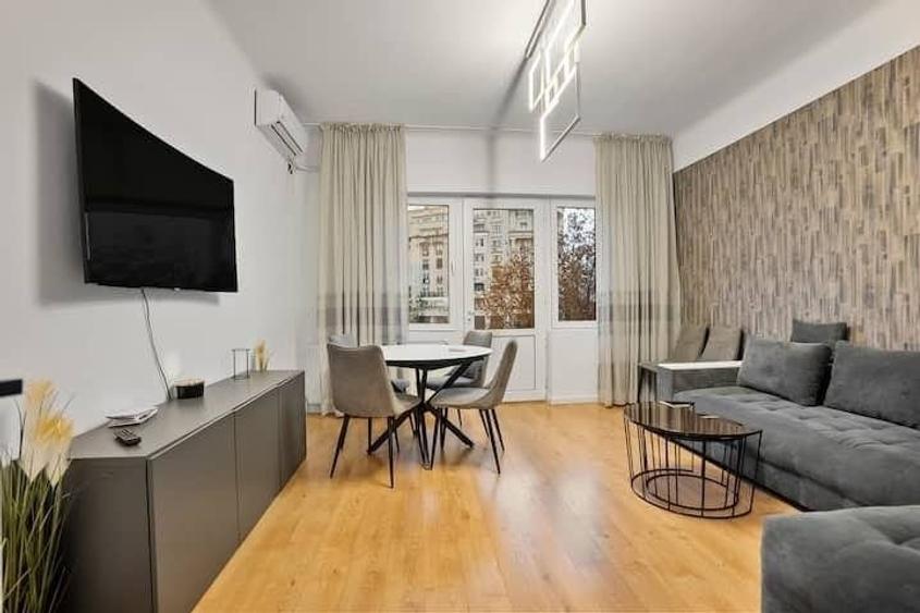 Apartament cu 3 camere decomandat, mobilat în Centrul Istoric