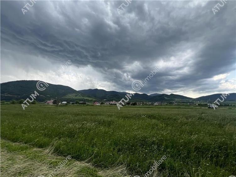 Teren agricol intravilan de 3477 mp, în Boița