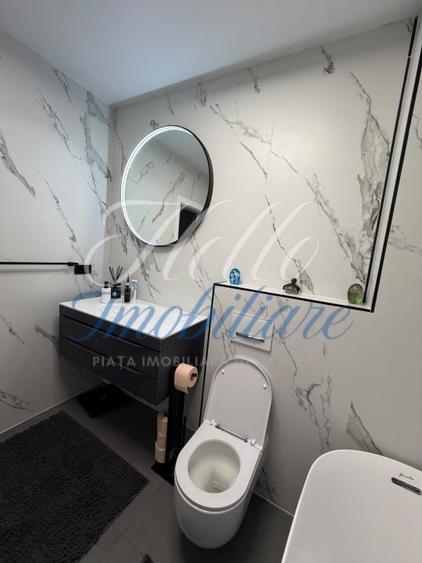 Apartament cu 3 camere decomandat, mobilat în Florești