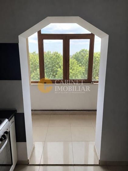 Apartament cu 3 camere decomandat în Nicolina