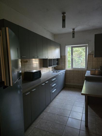 Casă cu 3 camere în Central