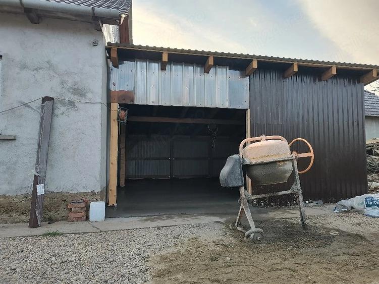 Casă cu 3 camere cu Teren 1300 Mp în Sălacea