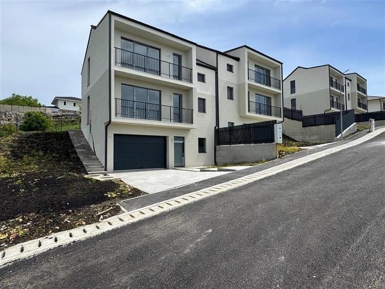 Duplex cu 4 camere cu Canalizare în Chinteni
