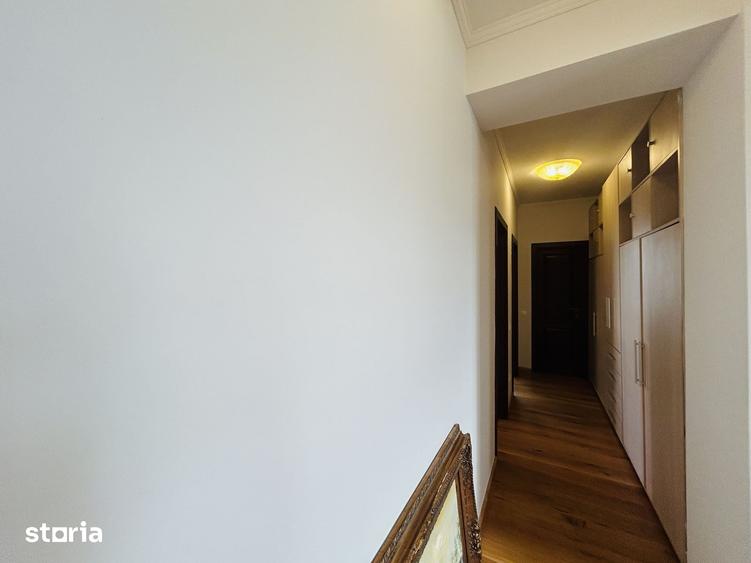 Apartament cu 4 camere în Central