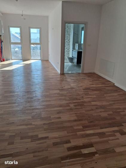 Apartament cu 3 camere în Micălaca