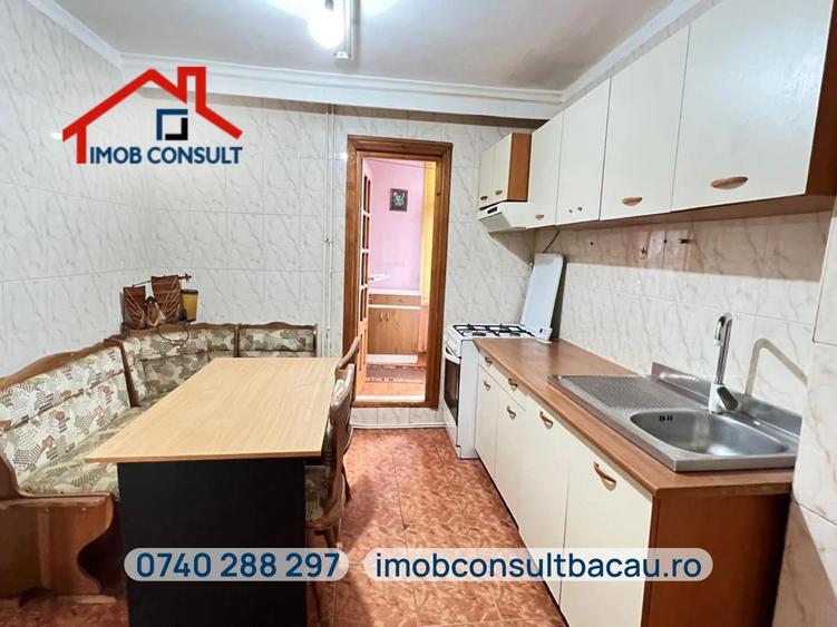 Apartament cu 3 camere decomandat în Republicii
