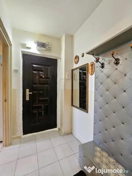 Apartament cu 2 camere semidecomandat în Negru Vodă