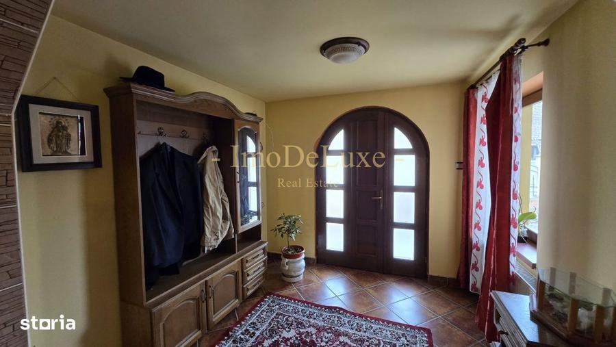 Casă cu 5 camere cu Teren 290 Mp în Central