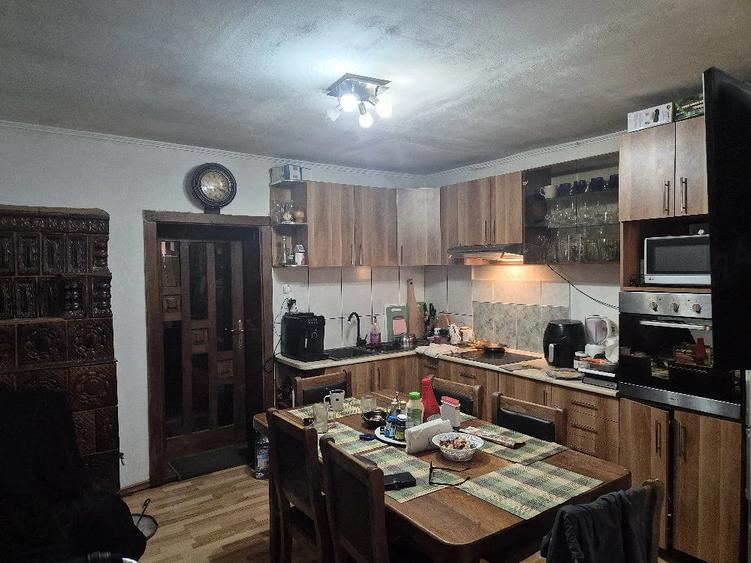 Casă cu 2 camere cu Teren 1500 Mp în Central
