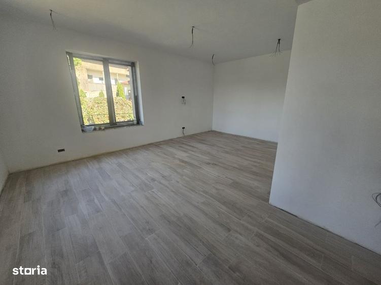 Casă cu 4 camere în Curtea de Argeș